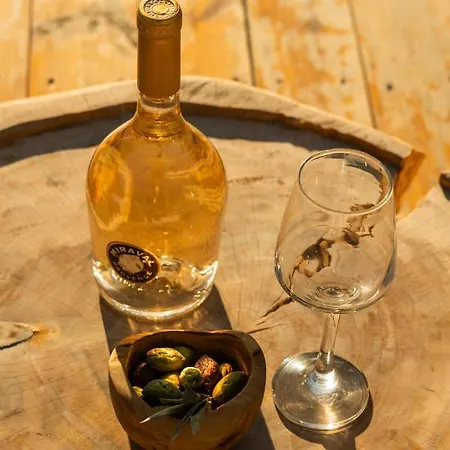 Meli Isle - Adults Only מלון